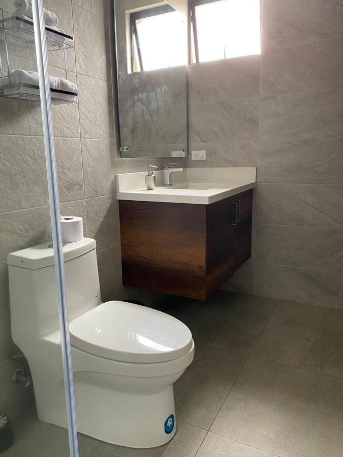 Moderno Departamento En El Mejor Sector De Quito Apartment Bagian luar foto