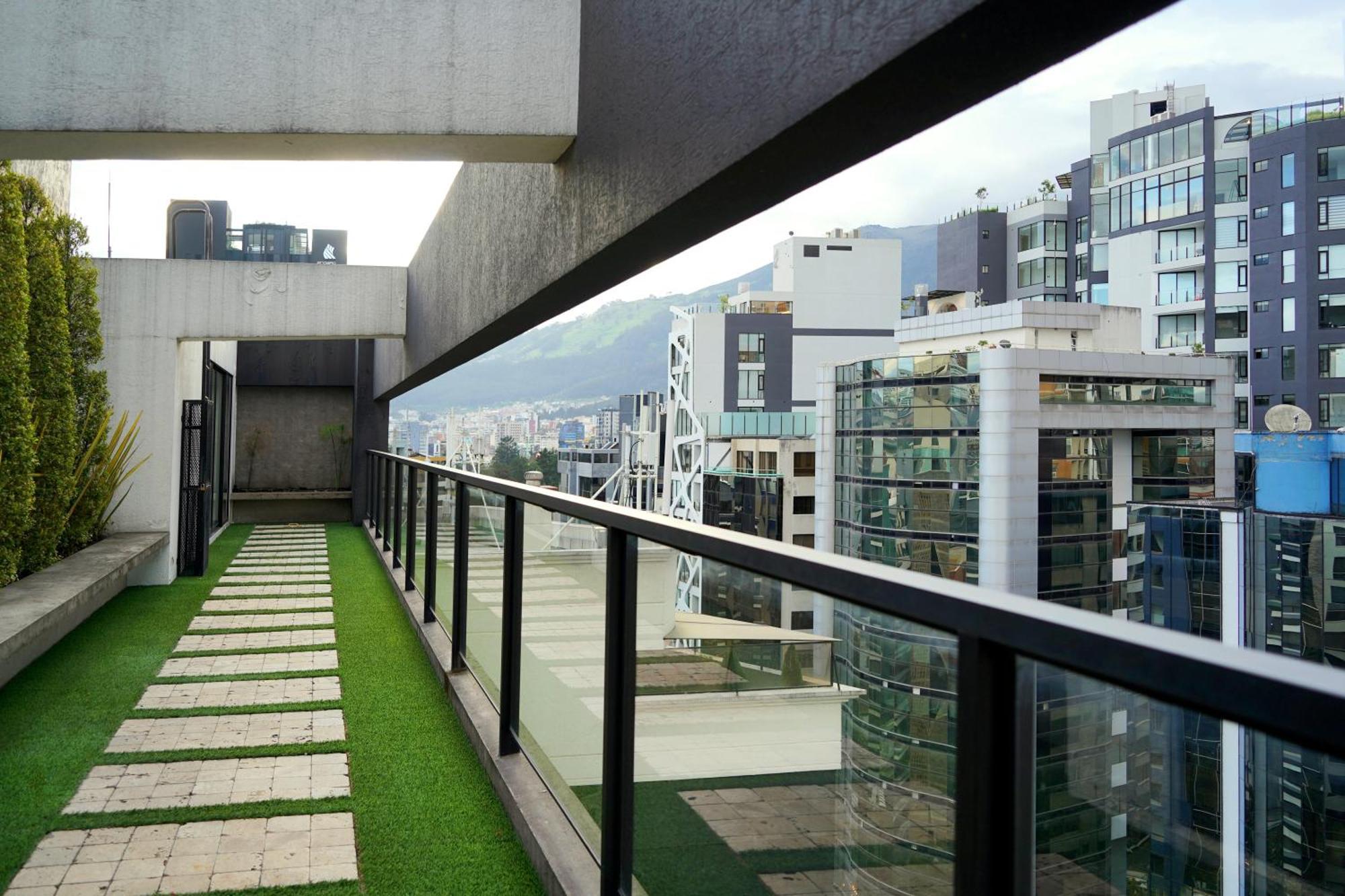 Moderno Departamento En El Mejor Sector De Quito Apartment Bagian luar foto